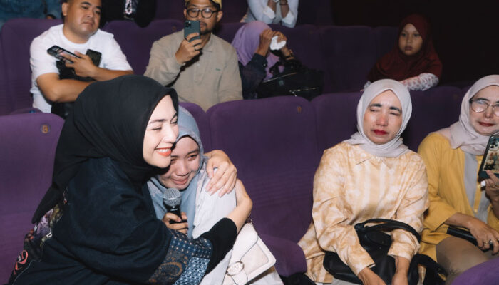 Film ‘Air Mata di Ujung Sajadah 2’ Bikin Penonton di Lampung Nangis Berjamaah