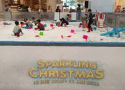 Sparkling Christmas di Pakuwon Mall Bekasi, Hadirkan Ice Skating Hingga Salju Buatan Yntuk Liburan Akhir Tahun