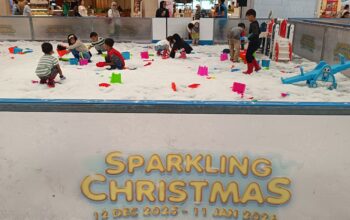 Sparkling Christmas di Pakuwon Mall Bekasi, Hadirkan Ice Skating Hingga Salju Buatan Yntuk Liburan Akhir Tahun