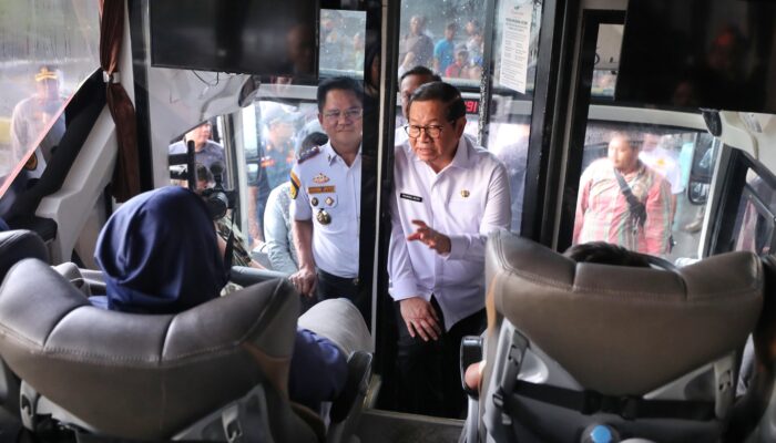 Antisipasi Lonjakan Penumpang Nataru, Gubernur DKI Tinjau Kesiapan Terminal Pulo Gebang