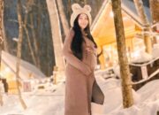 Via Vallen Umumkan Hamil Anak Kedua, Pamer Baby Bump Saat Liburan Salju di Jepang