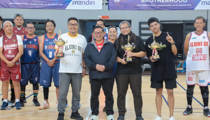 Serahkan Piala Basket Triwarga 2026, Gubernur Pramono Gaungkan Jakarta sebagai Destinasi Sport Tourism