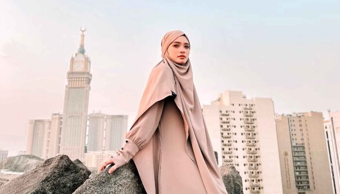 Inara Rusli Minta Maaf Ke Anak Usai Menikah Siri, Akui Masih Belajar Jadi Ibu Terbaik