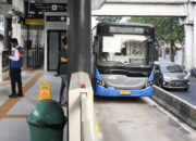 Bus Transjakarta Tabrakan di Jalur Layang Cipulir, 18 Penumpang Luka Ringan, Layanan Tetap Jalan