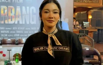 Naysilla Mirdad Totalitas di Film Kapal Terbang, Rela Potong Rambut Demi Peran Pramugari Era 80-an