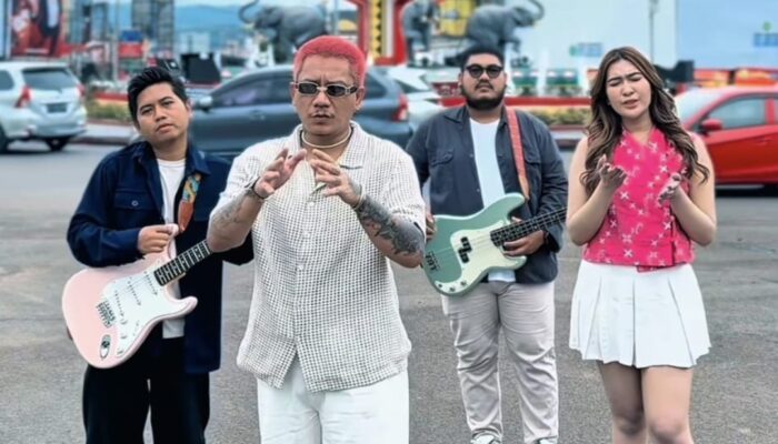 Batas Senja Rilis “Rumah dan Baju Barumu”, Lagu Jujur Tentang Cinta di Tengah Keterbatasan