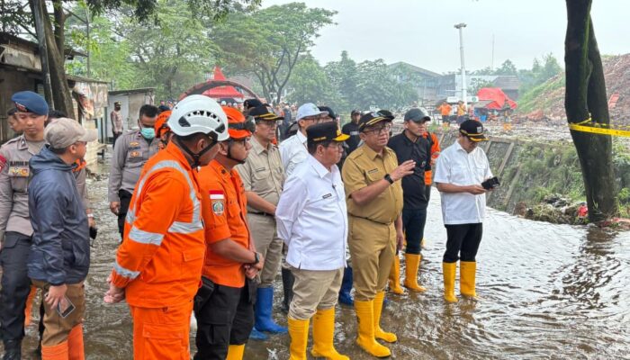 Pramono Anung Turun Langsung ke Bantargebang Usai Longsor, Pastikan Penanganan Cepat dan Korban Mendapat Dukungan Penuh