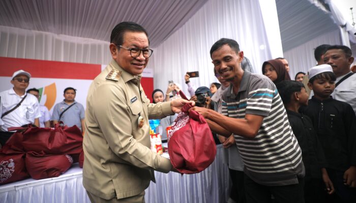 Bazar Prime Ramadan 2026 diserbu Warga, Pramono Anung Sediakan 3.000 Paket Sembako Murah di Balai Kota