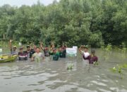 Peringati Hari Bumi, WINGS Peduli & Pemkot Surabaya Tanam 1.000 Pohon di Pesisir Romokalisari