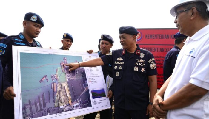 KKP Segel 6 Perusahaan di Pantura Tegal: Tanpa Izin Ruang Laut, Aktivitas Langsung dihentikan!