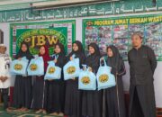 Jumat Berkah Wartawan Berbagi di Bekasi, 100 Boks Nasi dan Sedekah Barang untuk Santri Penghafal Al-Qur’an