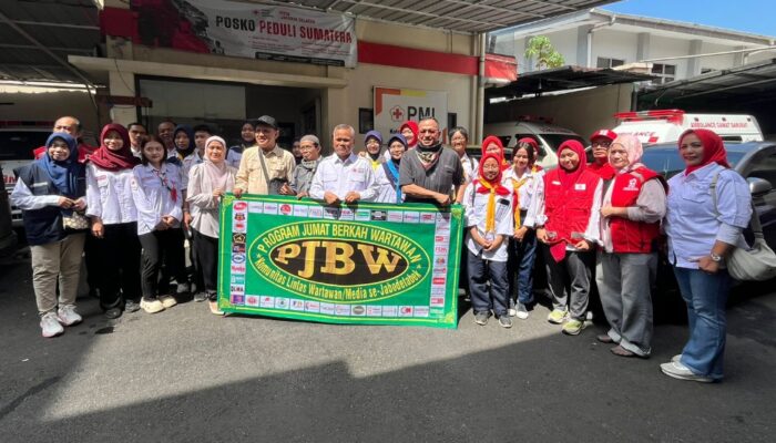 Jumat Berkah Makin Solid! Kolaborasi Wartawan dan PMI Jaksel Bagikan 150 Nasi Boks di Pejaten
