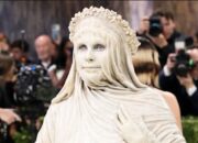 Heidi Klum “Jadi Patung Hidup” di Met Gala 2026, Penampilan Tak Terlupakan yang Bikin Publik Terpukau