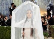Lisa BLACKPINK Guncang Met Gala 2026: Gaun “Hidup” Berbasis Teknologi Jadi Sorotan Dunia
