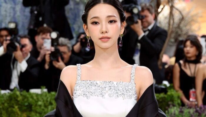 Debut Karina aespa di Met Gala 2026 Langsung Curi Perhatian, Tampil Bak Putri Kerajaan dengan Sentuhan Ala Elsa