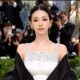 Debut Karina aespa di Met Gala 2026 Langsung Curi Perhatian, Tampil Bak Putri Kerajaan dengan Sentuhan Ala Elsa