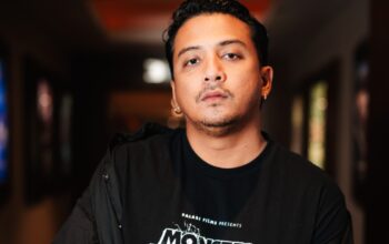 Sal Priadi Ubah Kelelahan Jadi Lagu: “Kepala, Pundak, Kerja Lagi” Siap Menjadi Anthem Para Pejuang Lembur di Film Monster Pabrik Rambut