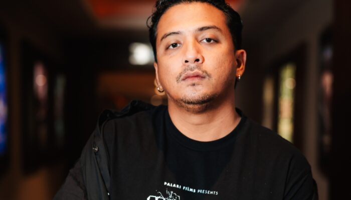 Sal Priadi Ubah Kelelahan Jadi Lagu: “Kepala, Pundak, Kerja Lagi” Siap Menjadi Anthem Para Pejuang Lembur di Film Monster Pabrik Rambut