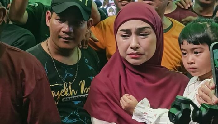 Tangis Ria Ricis Pecah Saat Sapi Kurbannya Disembelih, Momen Haru Bersama Moana Jadi Sorotan
