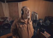 Tangis Rindu Indro Warkop Pecah “Dan Aku Rindu”, Lagu untuk Dono, Kasino hingga Nanu Bikin Warganet Tersentuh