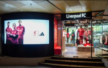 Liverpool FC Resmi Hadir di Bali, Fans The Reds Kini Bisa Belanja Merchandise Ala Anfield