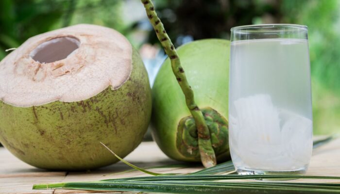 Minum Air Kelapa Setiap Hari, Ini 5 Manfaat untuk Kesehatan