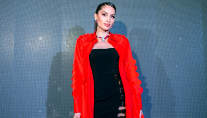Cinta Laura Blak-blakan soal Michael Johnston, Ini Faktanya
