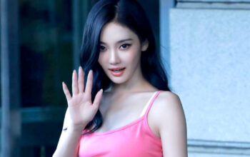 Ningning aespa Donasi Rp244 Juta untuk Lansia di Tengah Cuaca Panas