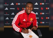 Manchester United Resmi Rekrut Cristian Orozco dari Kolombia