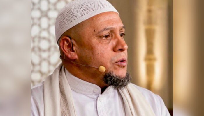 Roberto Carlos Dikabarkan Mualaf, Begini Fakta Terbarunya