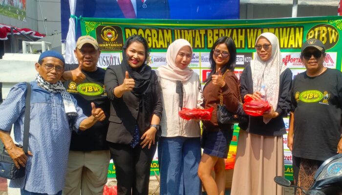 Kolaborasi PJBW, Camel Petir dan Kantah ATR/BPN Kota Tangerang, Bagikan Ratusan Paket kepada Warga
