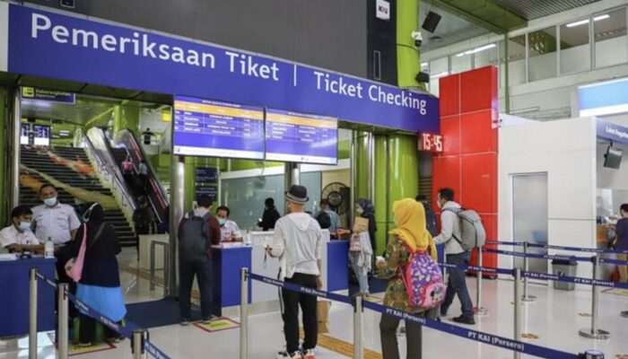 KAI Hadirkan Diskon Tiket 17% dan Tarif Rp8 Sambut HUT RI ke-81