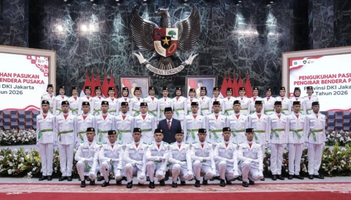 Pramono Kukuhkan 44 Paskibraka DKI Jakarta 2026