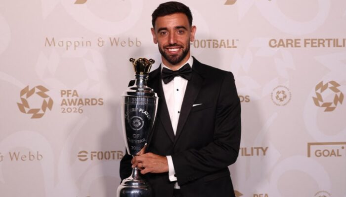 Bruno Fernandes Raih Pemain Terbaik PFA 2025/2026