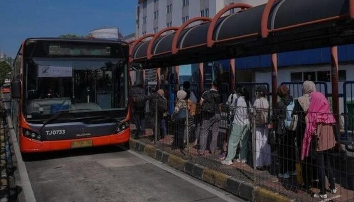 Tarif TransBandara Blok M-Soekarno-Hatta Resmi Rp15.000 Mulai Hari Ini