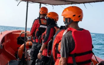SAR Perluas Pencarian 8 Orang Hilang ke Utara Anak Krakatau