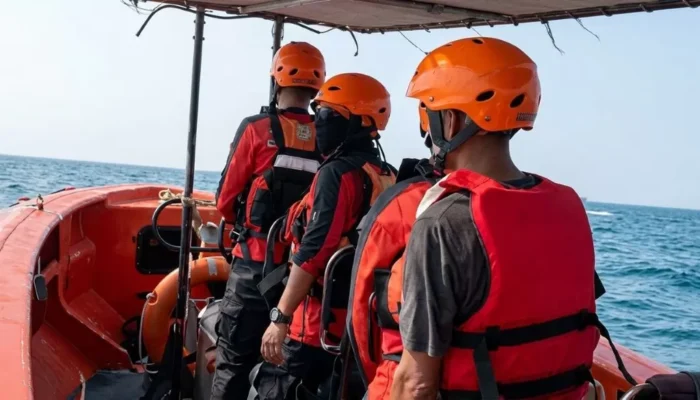SAR Perluas Pencarian 8 Orang Hilang ke Utara Anak Krakatau