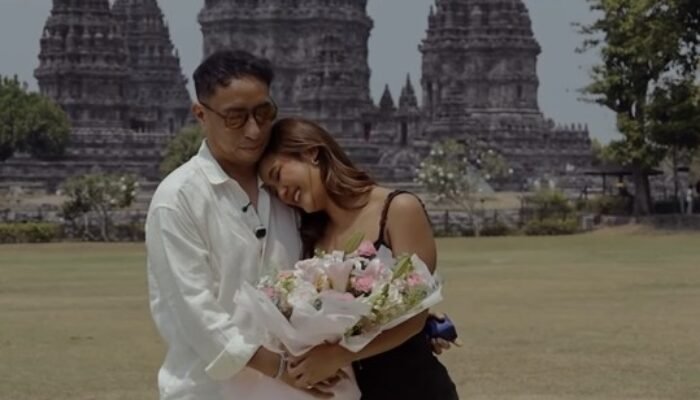 Marion Jola Dilamar Dennis Talakua di Prambanan, Kisah Cinta 5 Tahun Berlanjut ke Pertunangan