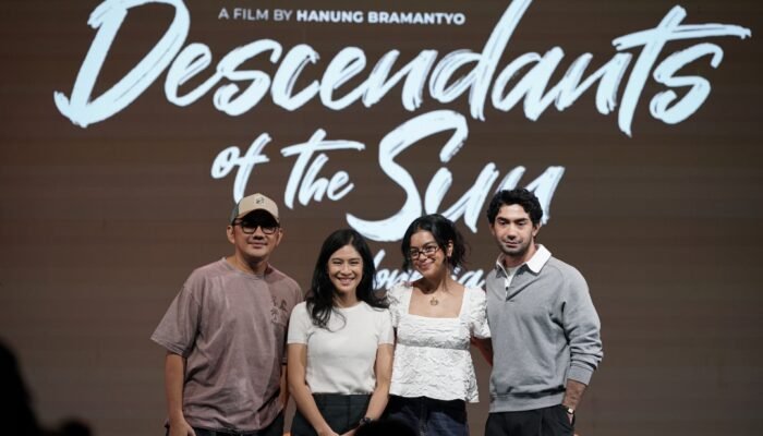 Hanung Bramantyo Garap Descendants of the Sun, Reza Rahardian dan Dian Sasto Jadi Pemeran Utama