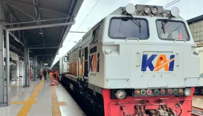Abu Vulkanik Ganggu Penerbangan, KAI Tambah KA Yogyakarta-Gambir