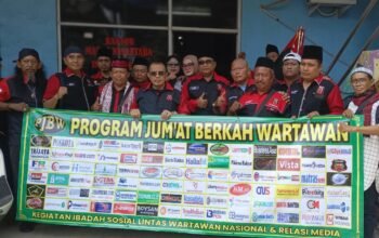 Jumat Berkah di Cilincing, MADAS Nusantara dan PJBW Bagikan 630 Paket Nasi