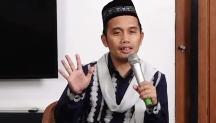 Ustaz Maulana Bantah Isu Menikah dengan Umi Pipik, Sebut Video AI