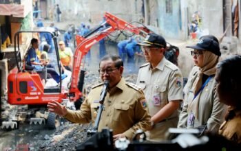 Anak Kali Krukut Ditata, Pramono Anung Minta Warga Stop Buang Sampah ke Sungai
