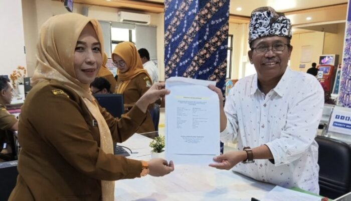 Yayasan Humaniora Bantu Pemulung Urus KTP, Perjuangkan Hak Identitas Warga Rentan