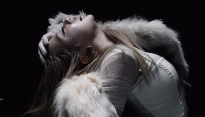 Jasmine Yen Buka Era Baru Lewat SWEAT, Dark Pop Penuh Hasrat dan Misteri