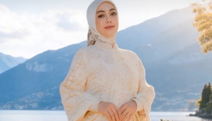 Celine Evangelista Survei Vila Mewah di Madinah, Siapkan Langkah Serius untuk Berhijrah