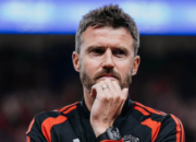Manchester United Pertahankan Carrick di Tengah Krisis Tim